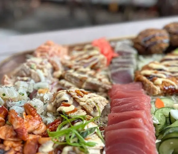 Umekes full-service Hawaiian catering presentation in Kailua-Kona