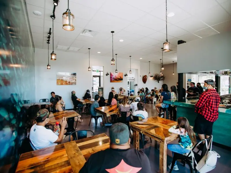 Umekes Kona restaurant interior and Hawaiian dishes, photo 3